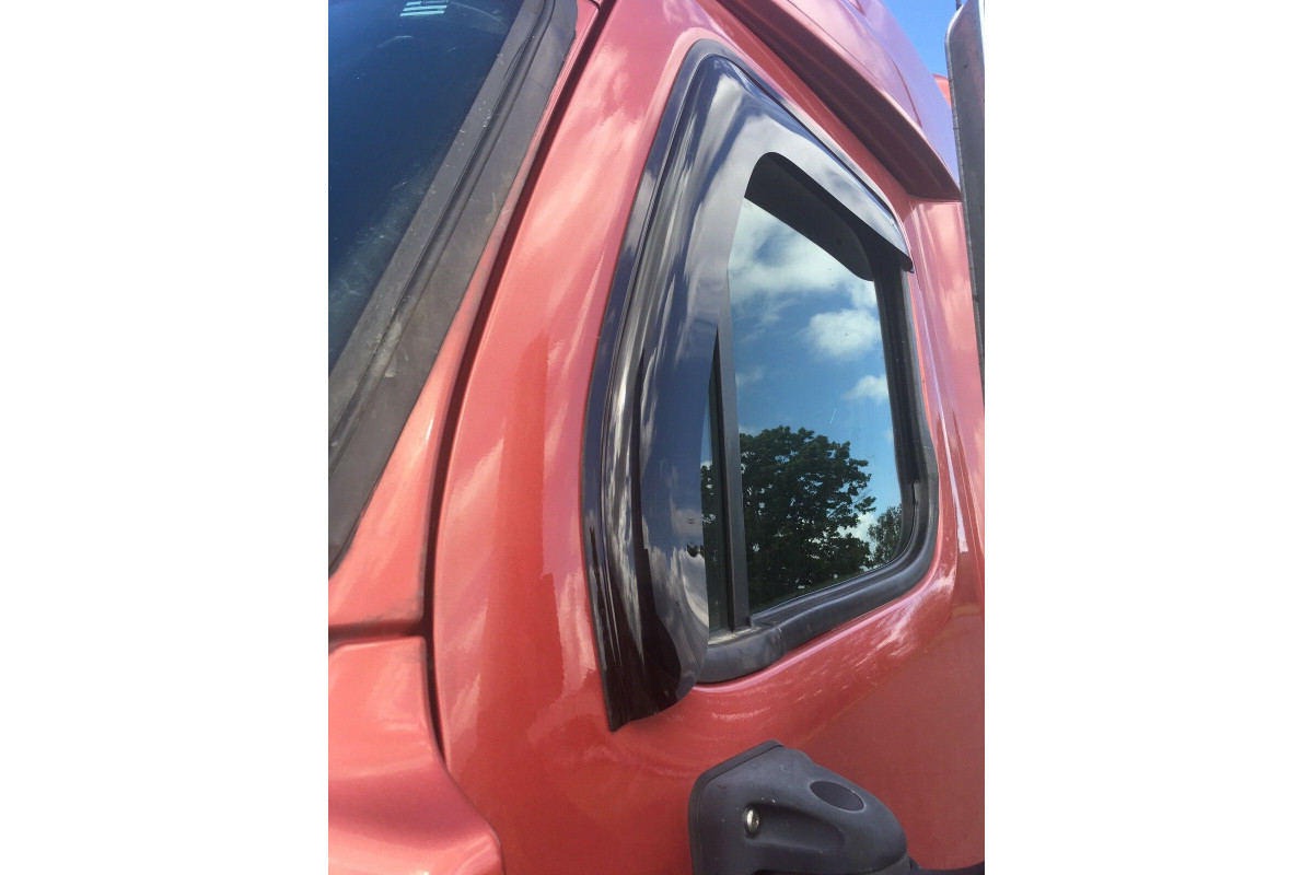 2020 freightliner cascadia window 2024 rain guards